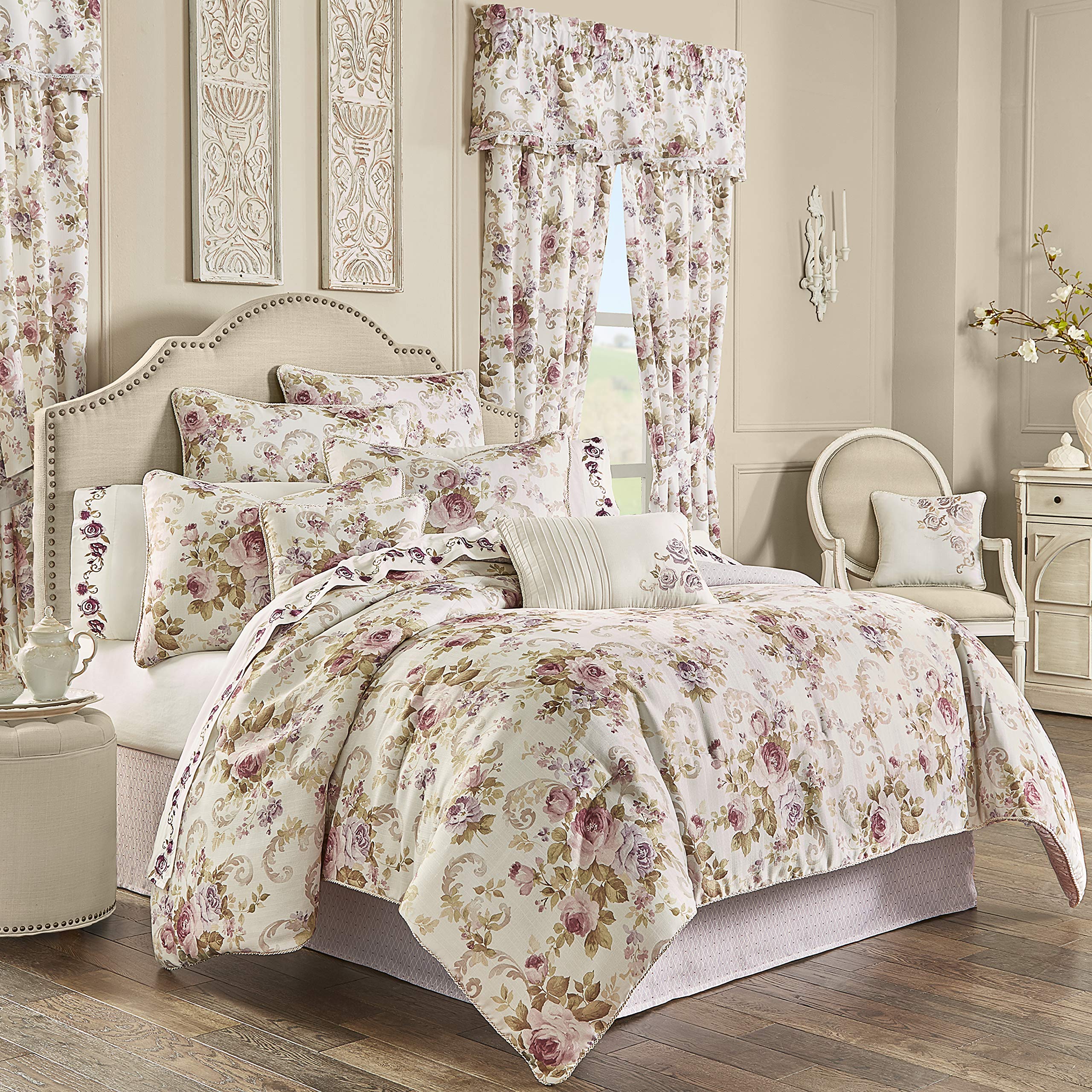 Royal Court Chambord Classic Floral 4 Piece Comforter Set, Lavender, Queen 90X92
