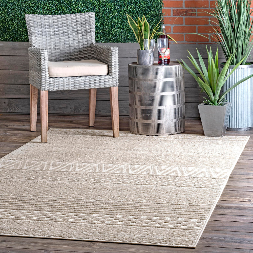 Nuloom Kamryn Textured Tribal Indoor/Outdoor Area Rug, 8X10, Beige