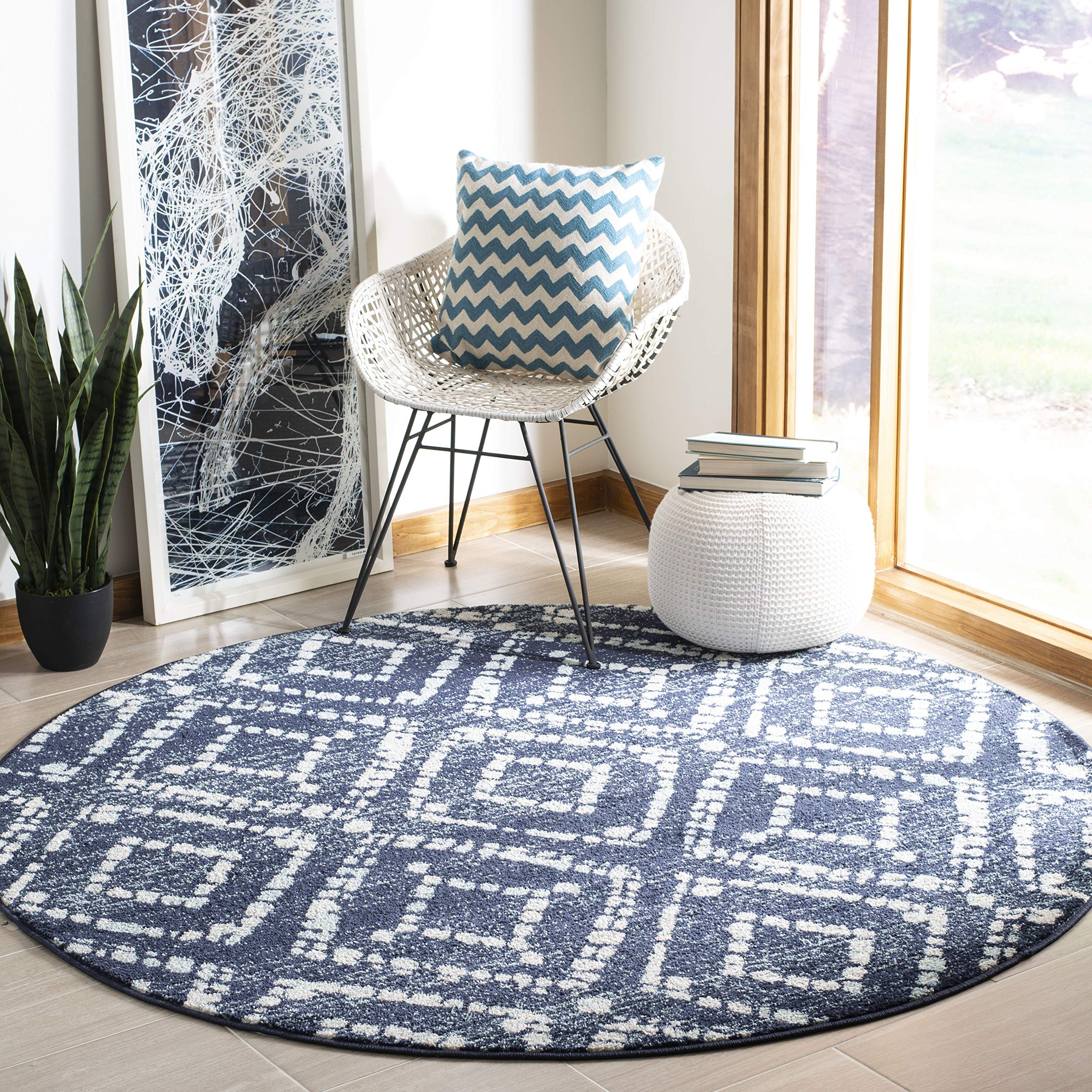 SAFAVIEH Adirondack Collection Area Rug - 4 Round, Navy & Ivory, Modern Diamond Distressed Design, Non-Shedding & Easy Care, Id