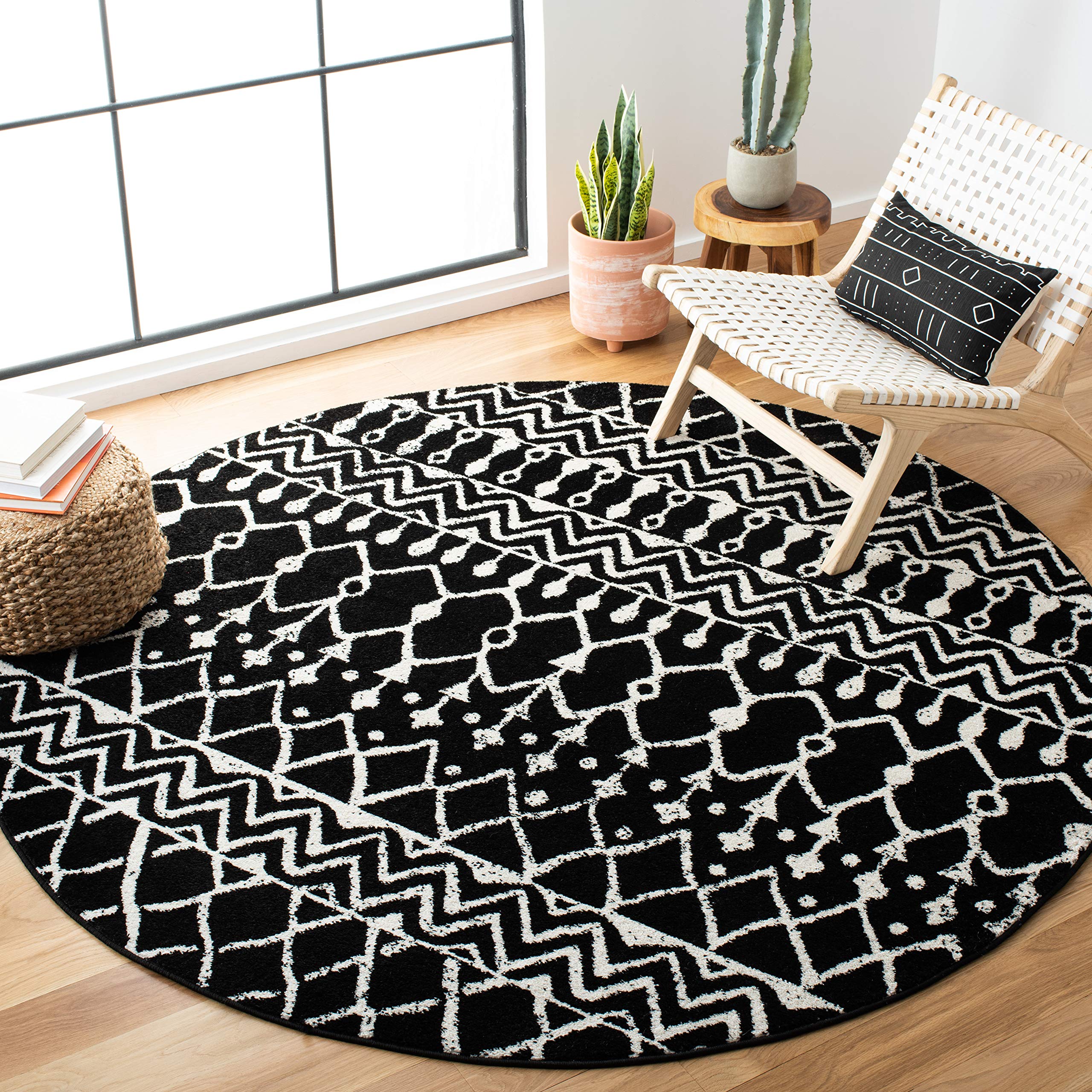 SAFAVIEH Tulum Collection 67 Round Black/Ivory TUL270Z Moroccan Boho Distressed Non-Shedding Dining Room Entryway Foyer Living 
