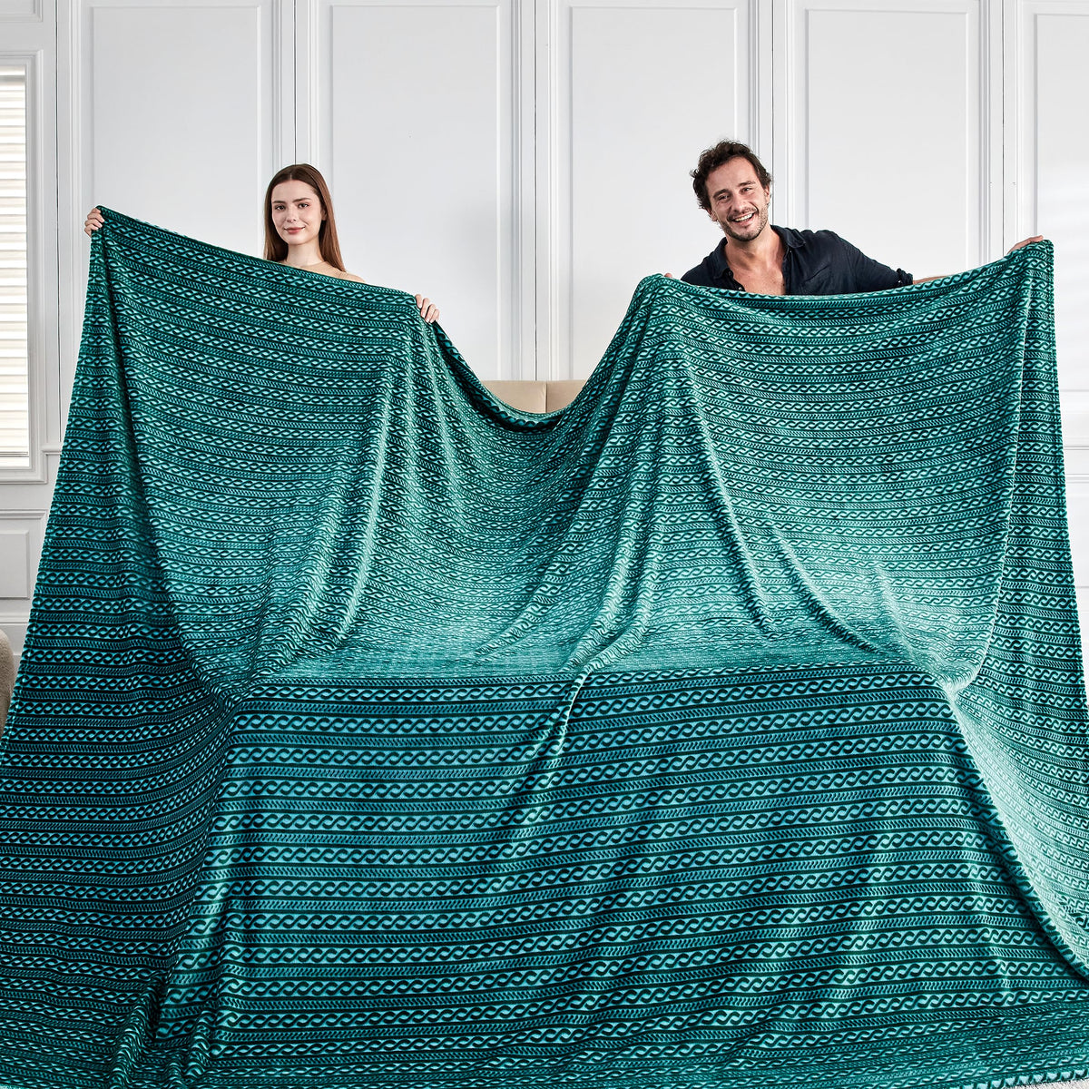 Serenhom Extra Large Soft Cozy 120X120 Inches Seamless Oversized King Fleece Blanket - Huge 3D Jacquard Decorative 10'X10' Calif