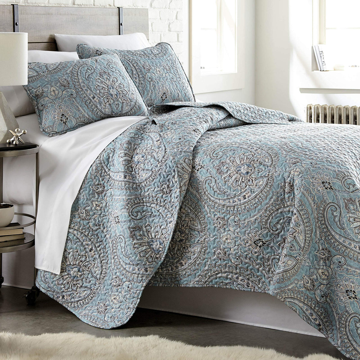 Southshore Fine Living, Inc. Farmhouse Paisley Quilt Set Lightweight, Coverlet Bedspread 3-Piece Boho Farmhouse Set With Two Mat
