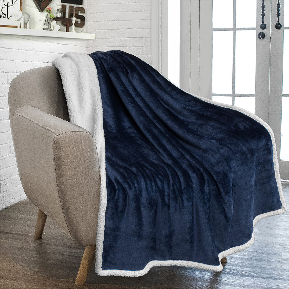 Pavilia Navy Blue Sherpa Fleece Throw Blanket For Couch, Soft Thick Bed Blanket For Sofa, Cozy Warm Throw Blanket All Season, Fu