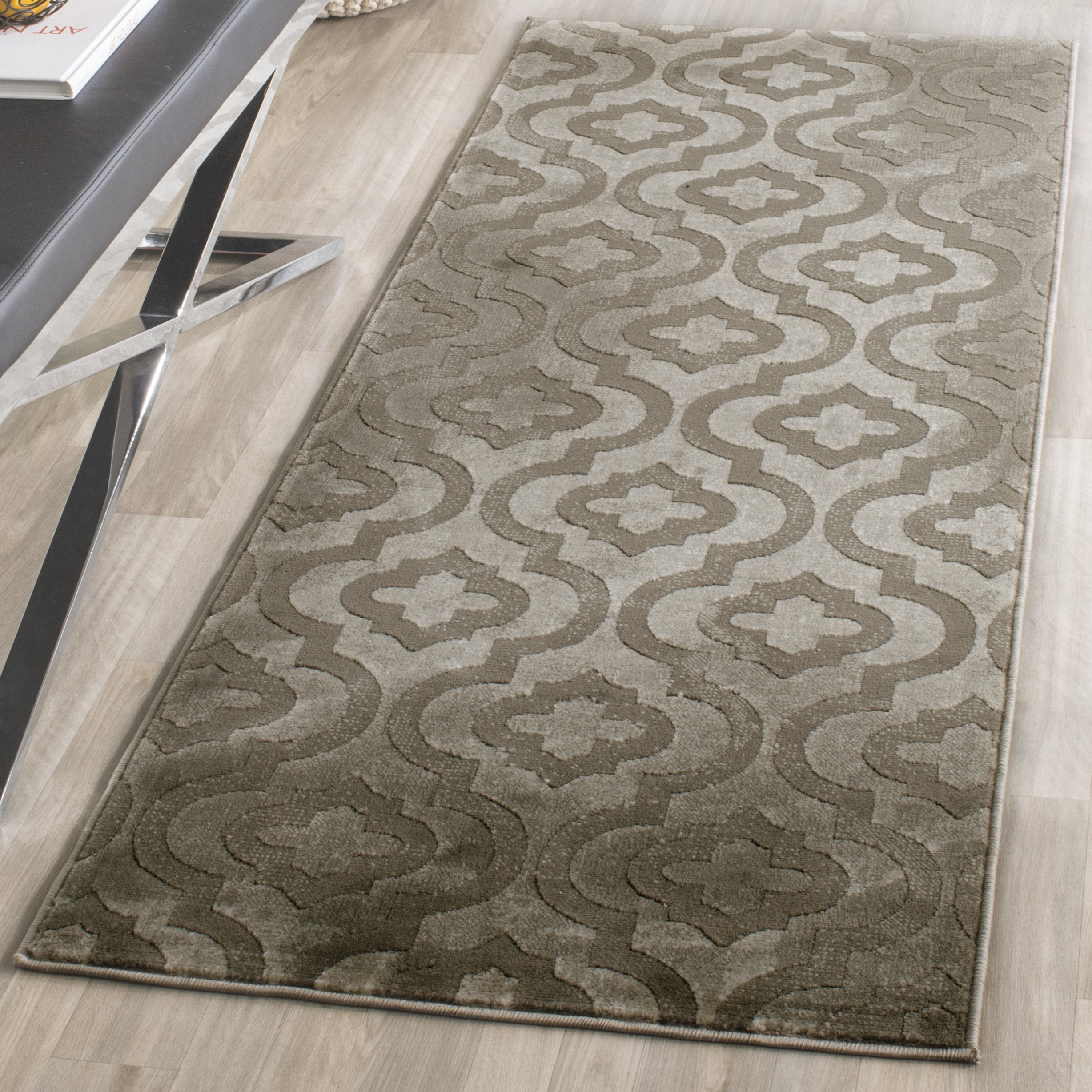 SAFAVIEH Porcello Collection Accent Rug - 41 x 6, Light Grey & Purple, Quatrefoil Distressed Design, Non-Shedding & Easy Care,
