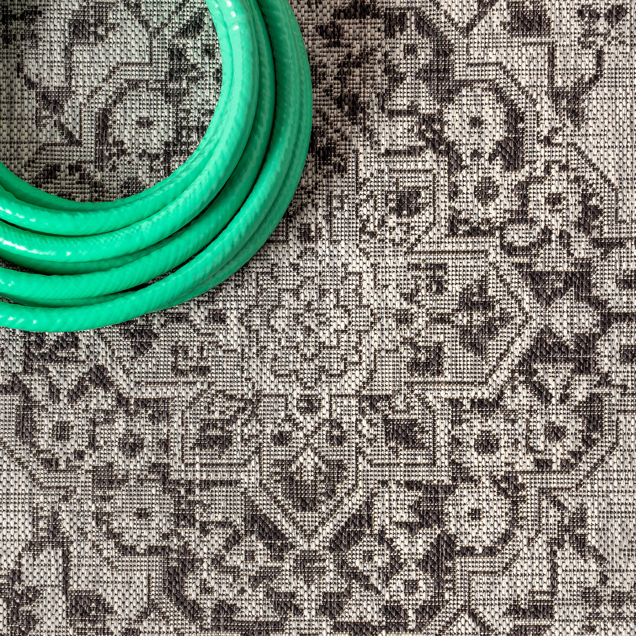 Jonathan Y Smb102D-5Sq Rozetta Boho Medallion Textured Weave Indoor Outdoor Area Rug Coastal Bohemian Rustic Glam Easy Cleaning Bedroom Kitchen Backyard Patio Non Shedding, 5' Square, Gray/Black