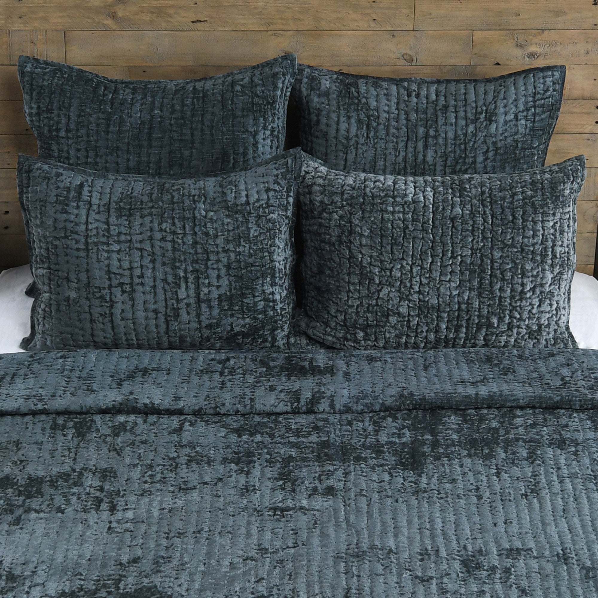 Lipa 96 X 108 Handmade King Size Quilt With Polyfill, Textured, Bay Green