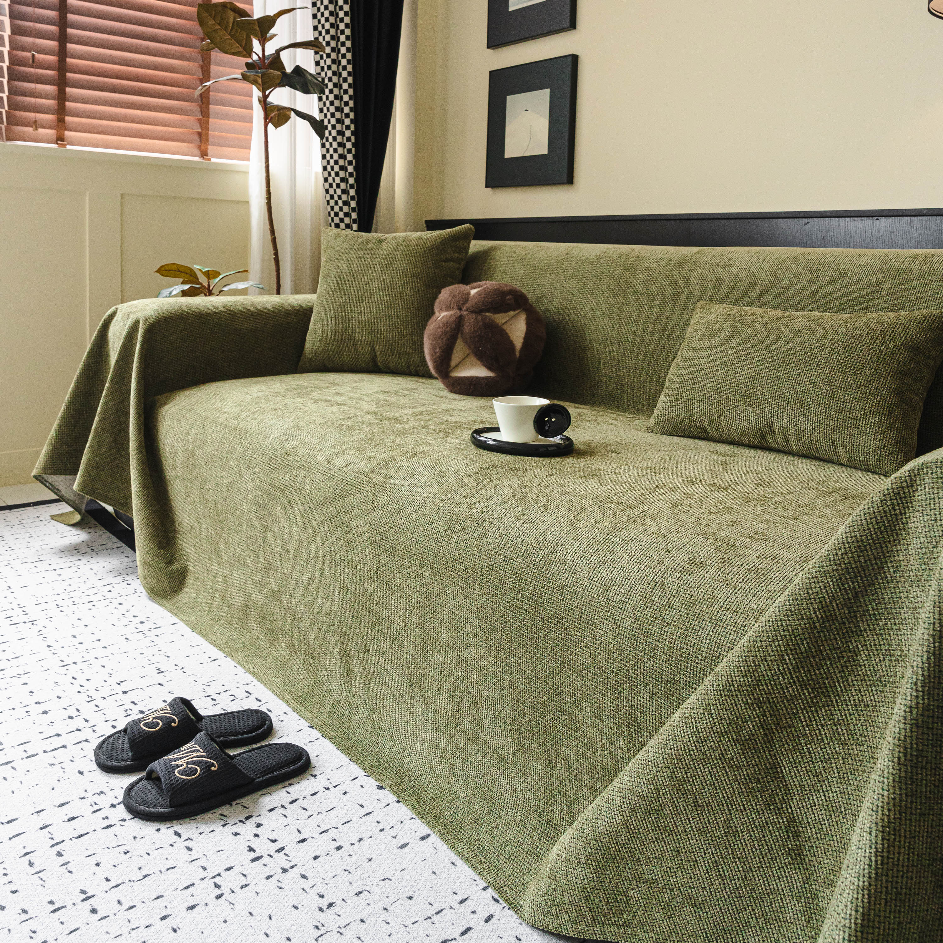 Waterproof Couch Throw Cover for Dogs, Non Slip Slipcover for Leather Fabric Sofa