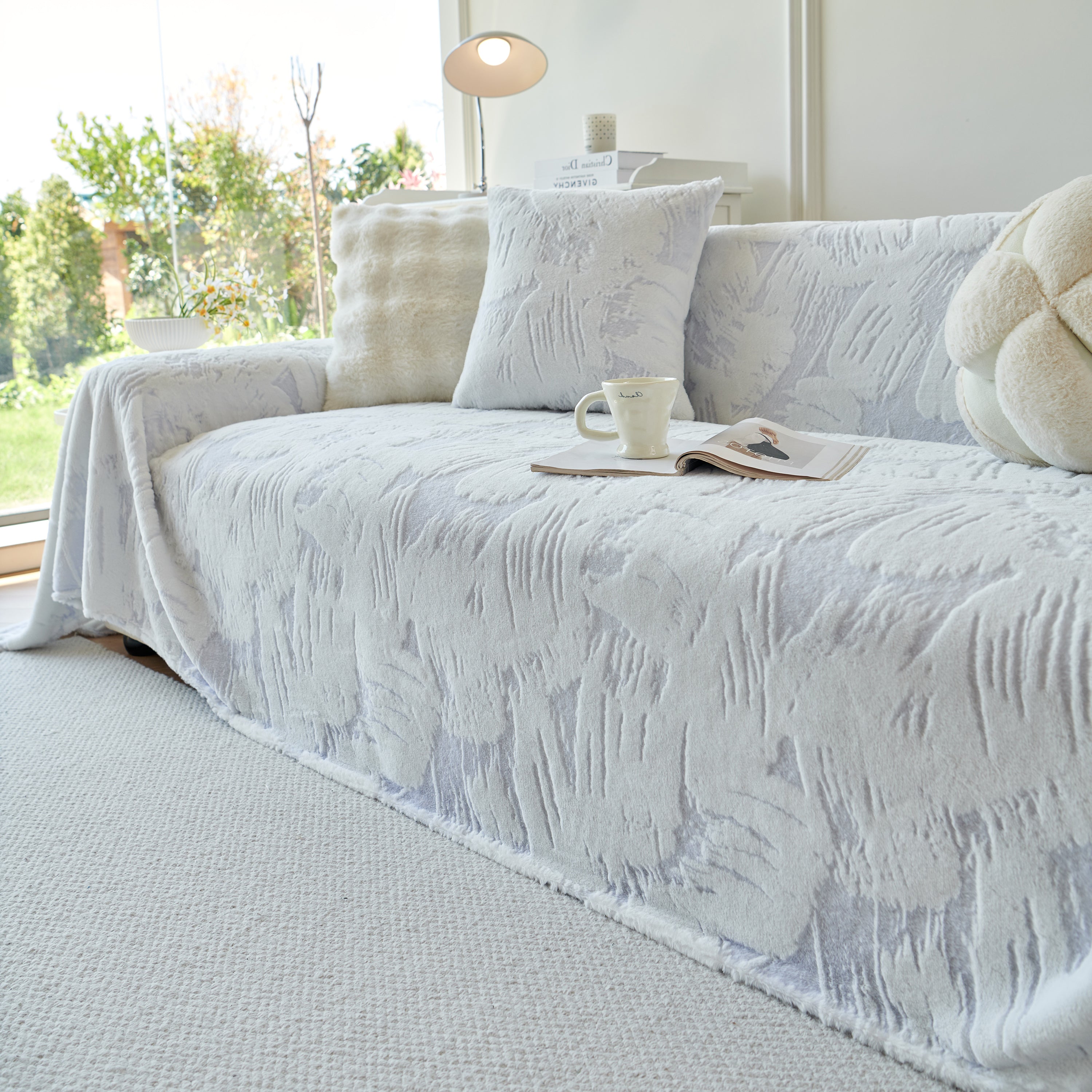 Plush Faux Fur Warm Sofa Cover with Waves Jacquard Textured Throw Blankets for Couch