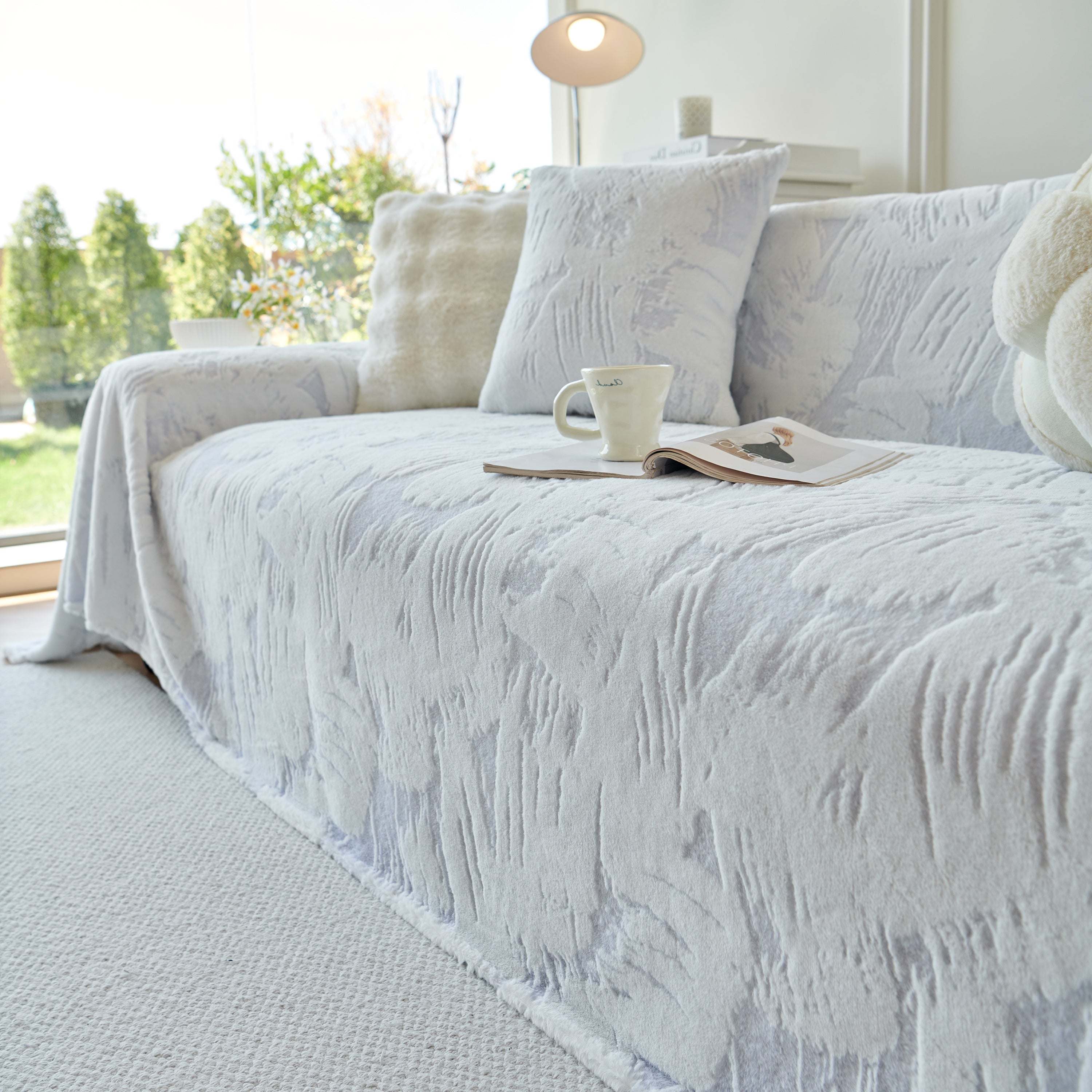 Plush Faux Fur Warm Sofa Cover with Waves Jacquard Textured Throw Blankets for Couch