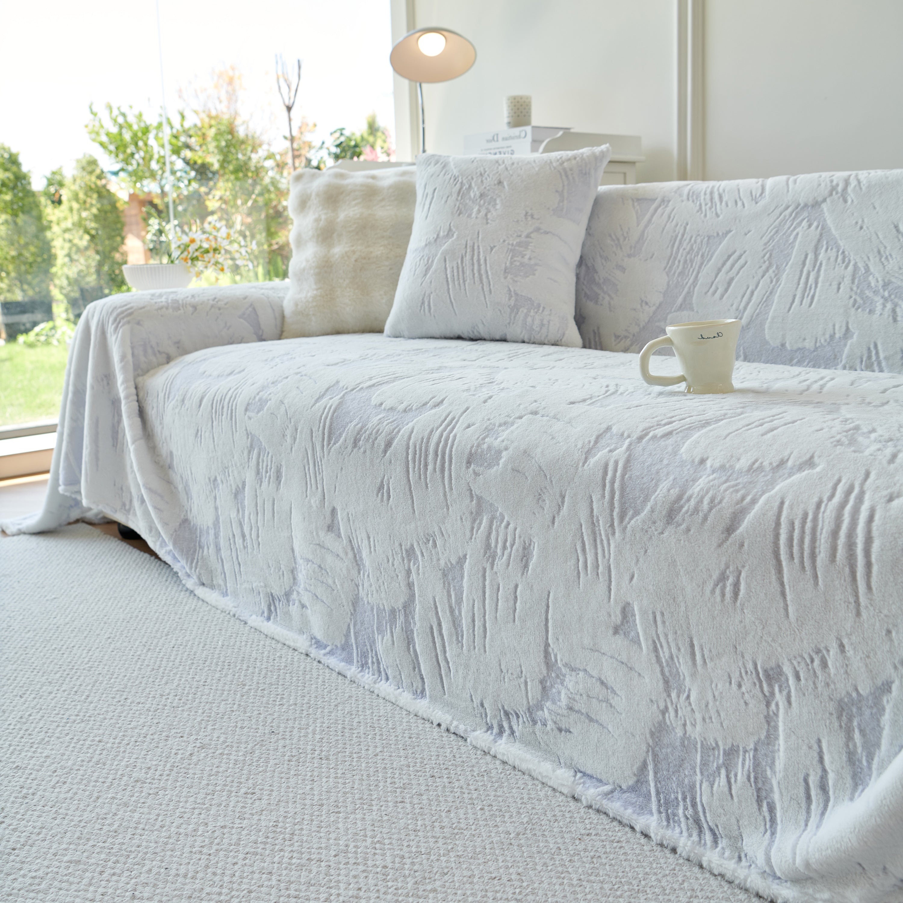 Plush Faux Fur Warm Sofa Cover with Waves Jacquard Textured Throw Blankets for Couch