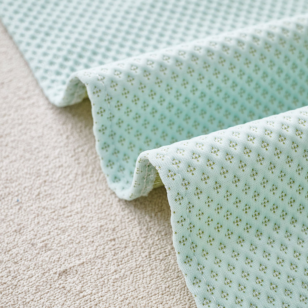 Cooling Ice Silk Knit Couch Cover, Breathable Pet Friendly Soft Throw Cover for Sofas