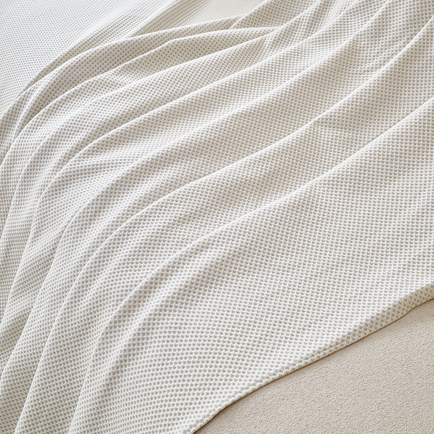 Cooling Ice Silk Knit Couch Cover, Breathable Pet Friendly Soft Throw Cover for Sofas