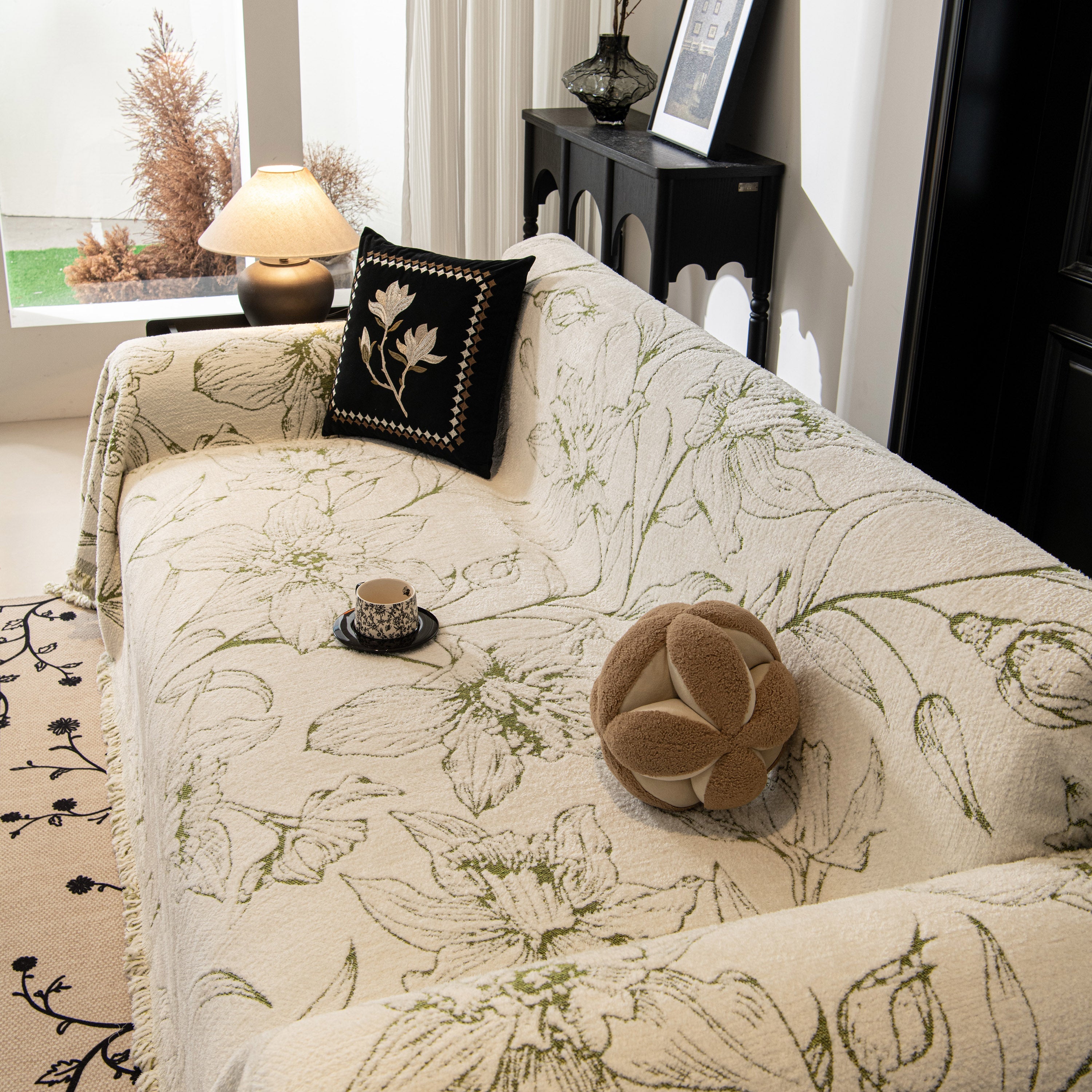 Large Floral Sofa Cover Throw Blanket, Plush Jacquard Non-Shedding Couch Cover for Pets