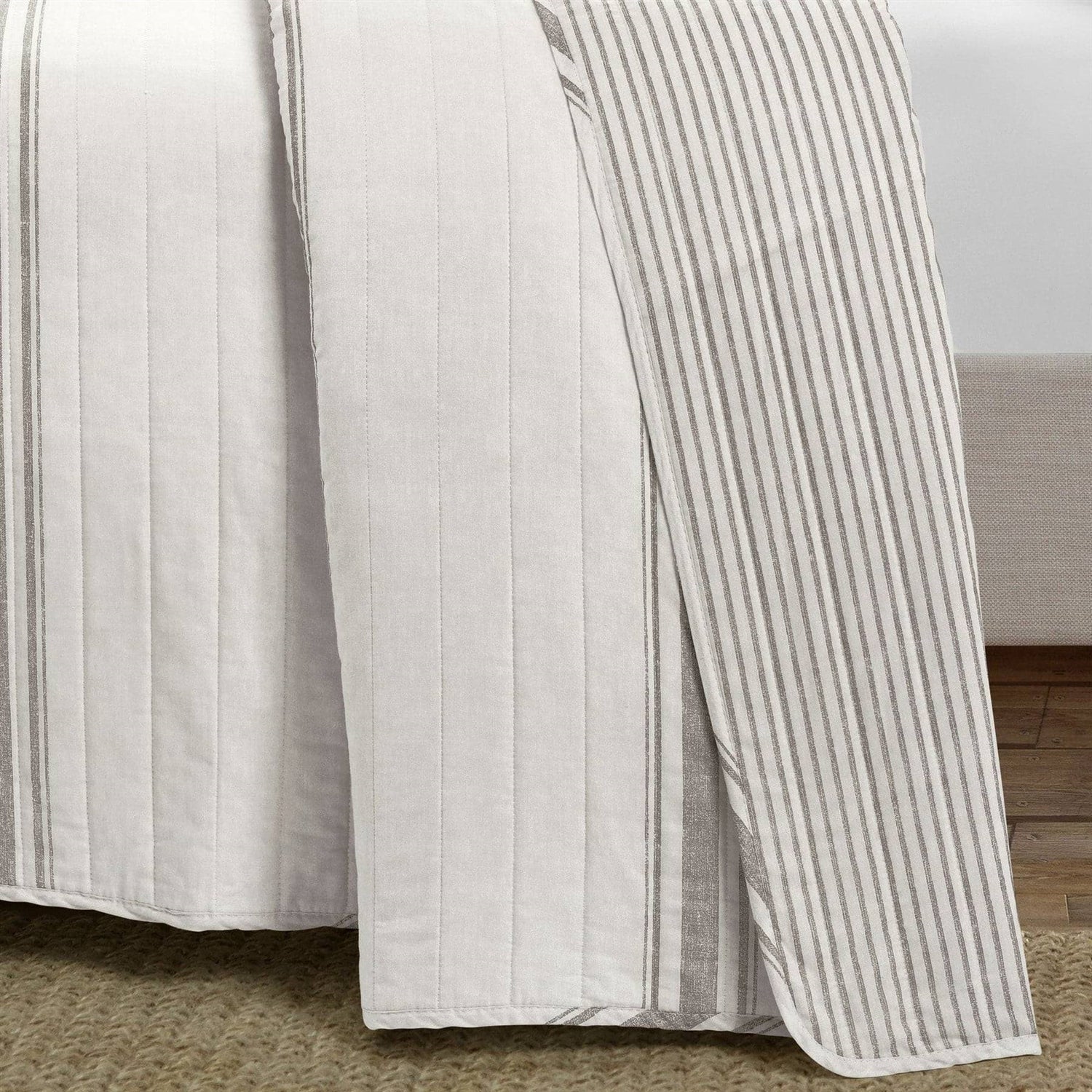 Full / Queen Grey Off-White 3 Piece Stripe Reversible Cotton Quilt Set