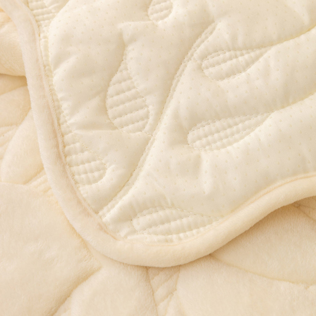 Soft Velvet Plush Non-Slip Sofa Cover Quilted Palm Leaves Sofa Seat Pad for Kids and Pets
