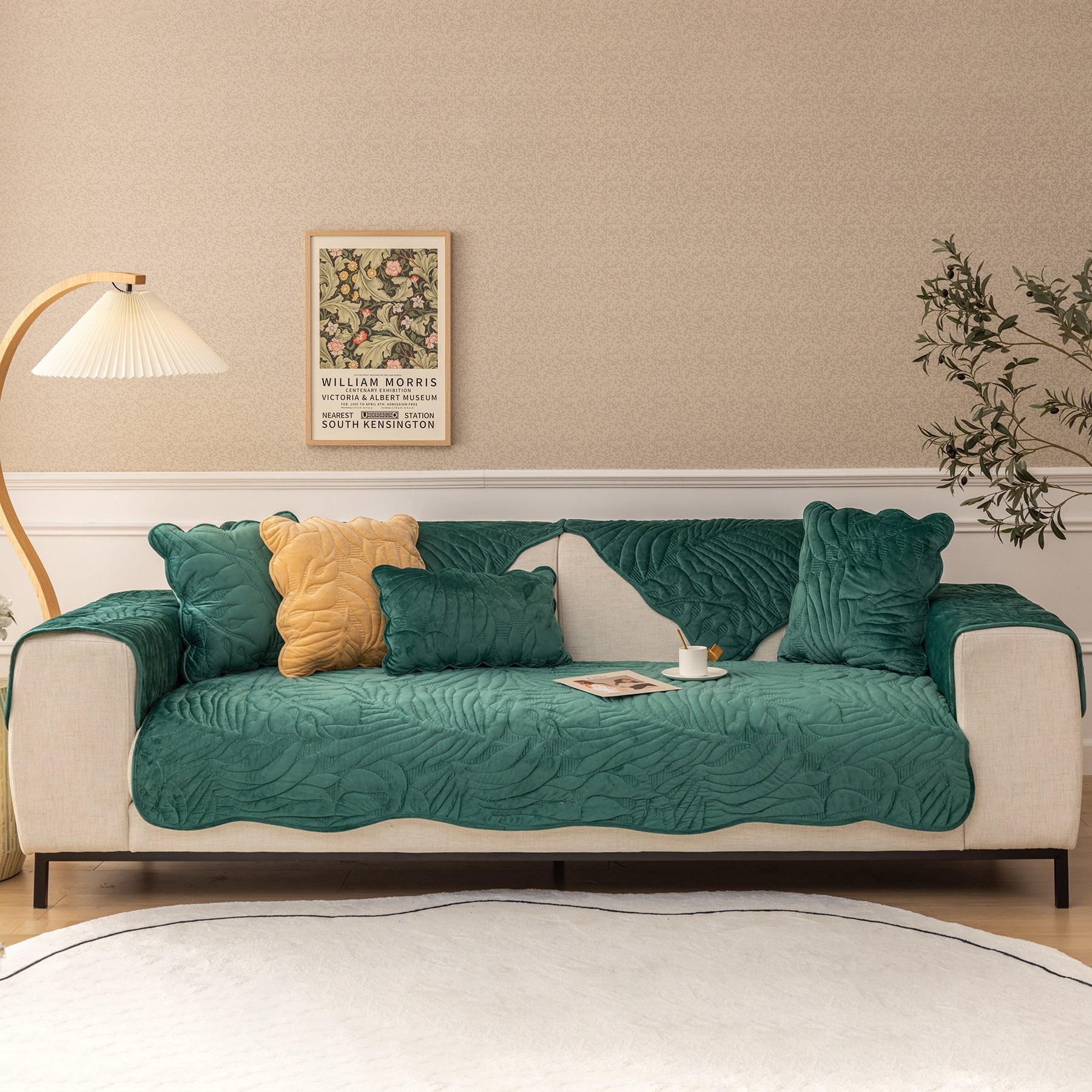 Soft Velvet Plush Non-Slip Sofa Cover Quilted Palm Leaves Sofa Seat Pad for Kids and Pets