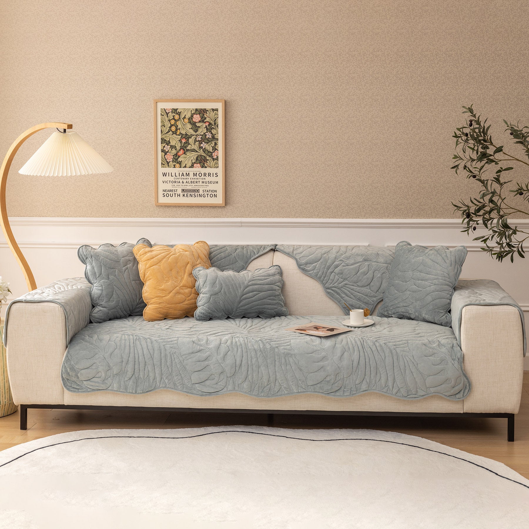 Soft Velvet Plush Non-Slip Sofa Cover Quilted Palm Leaves Sofa Seat Pad for Kids and Pets