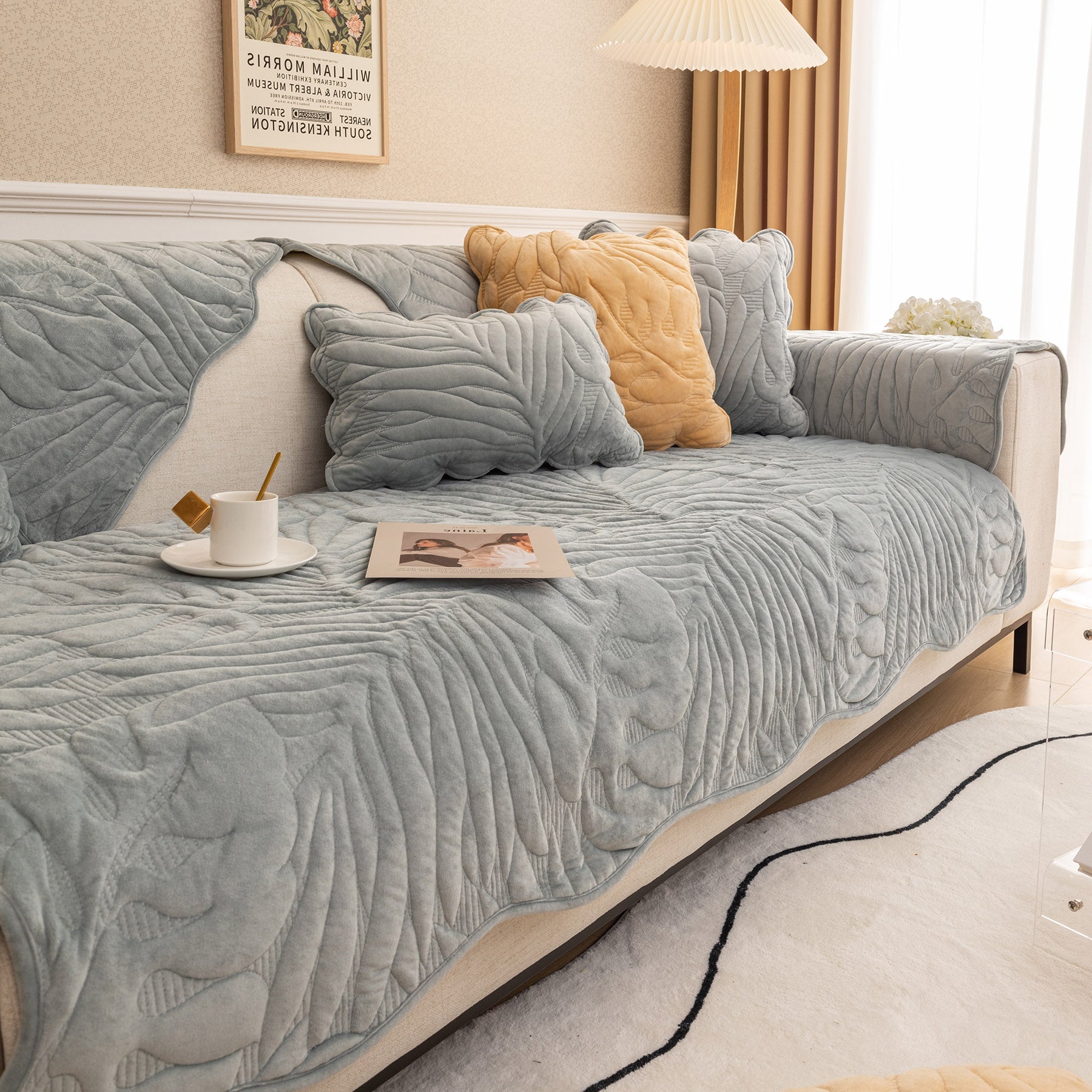 Soft Velvet Plush Non-Slip Sofa Cover Quilted Palm Leaves Sofa Seat Pad for Kids and Pets