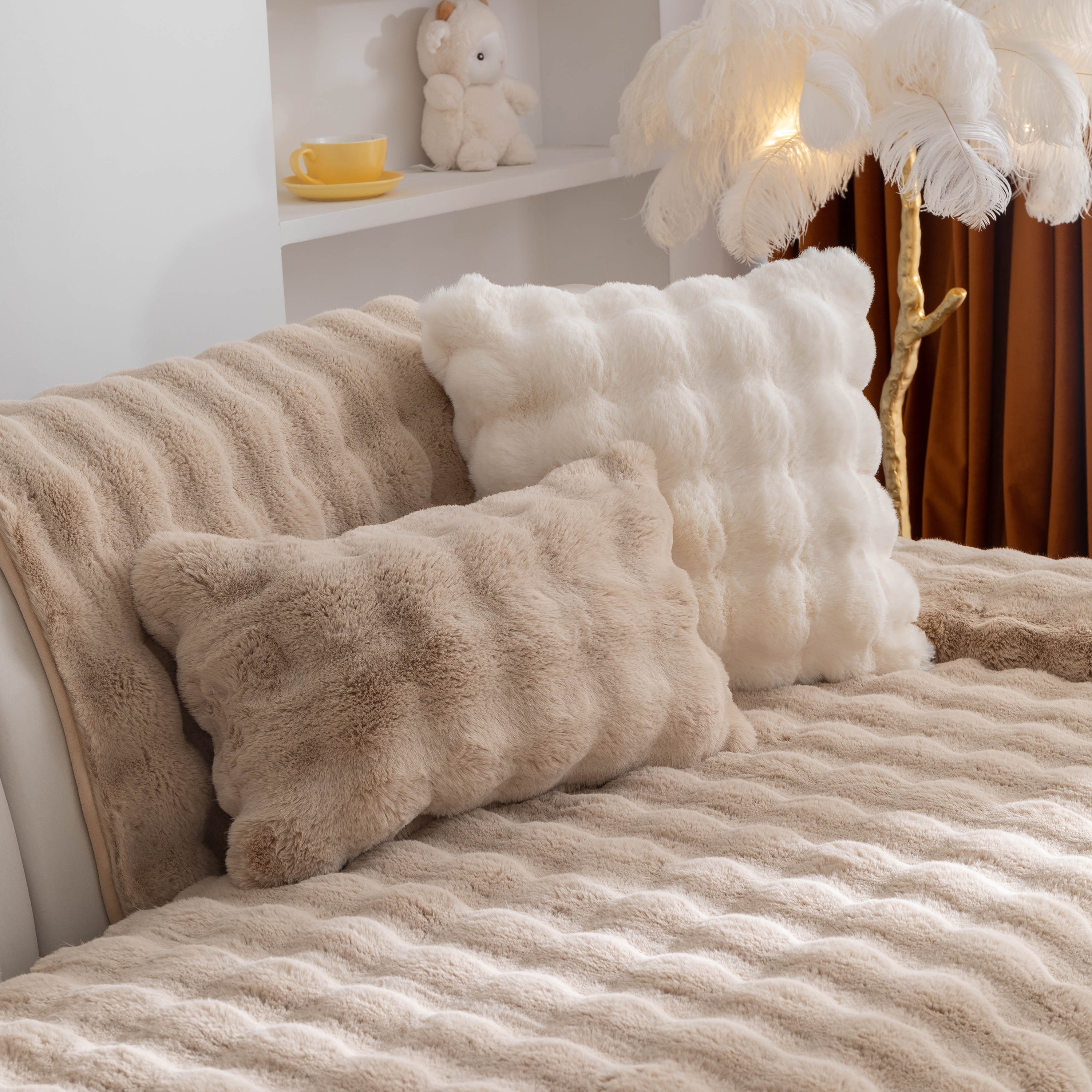 Thick Sofa Seat Pad Solid Color Faux Fur Fluffy Sofa Cushion Non-Slip Couch Covers
