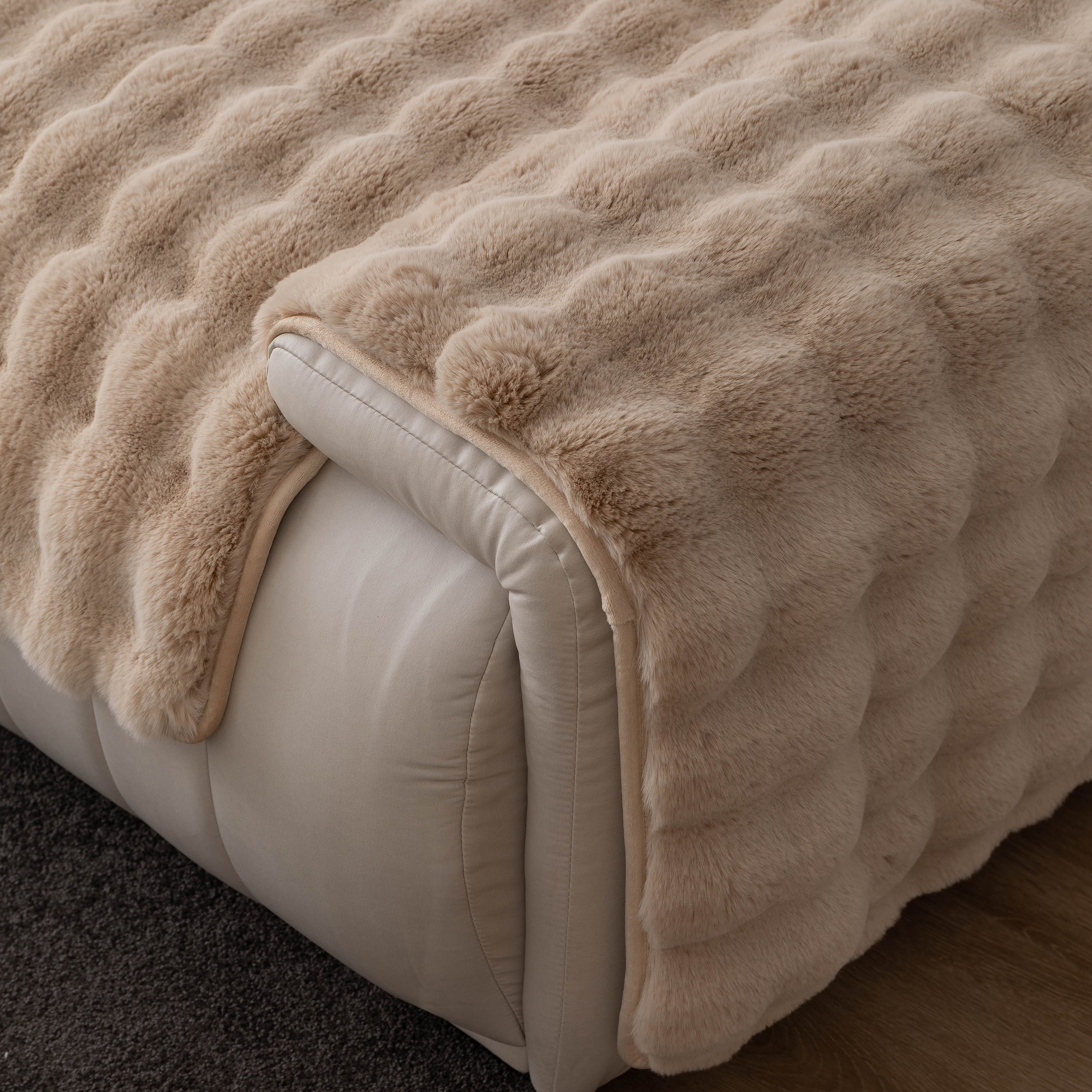Thick Sofa Seat Pad Solid Color Faux Fur Fluffy Sofa Cushion Non-Slip Couch Covers