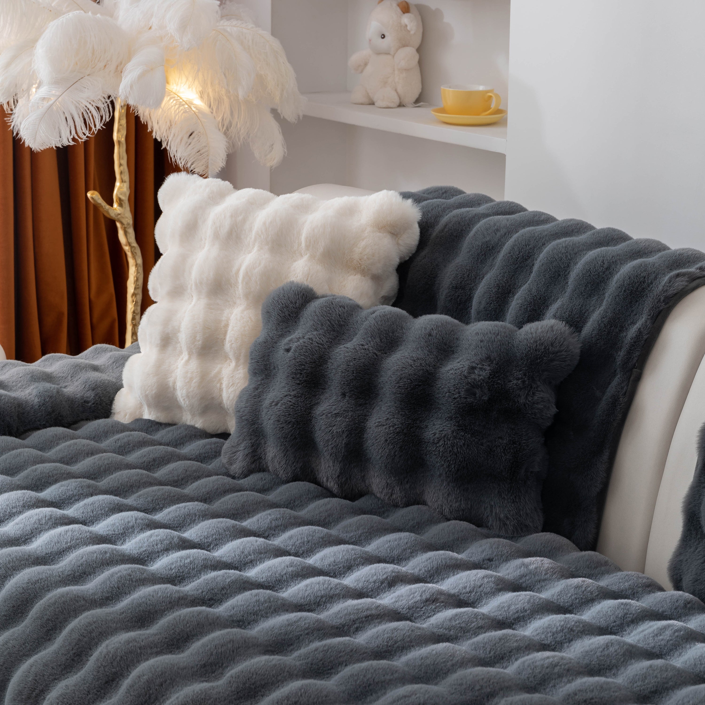 Thick Sofa Seat Pad Solid Color Faux Fur Fluffy Sofa Cushion Non-Slip Couch Covers