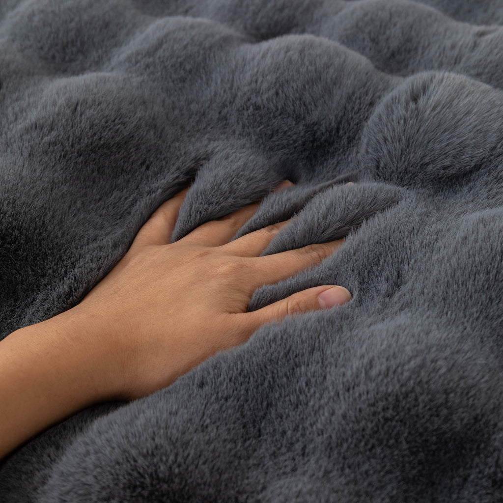 Thick Sofa Seat Pad Solid Color Faux Fur Fluffy Sofa Cushion Non-Slip Couch Covers