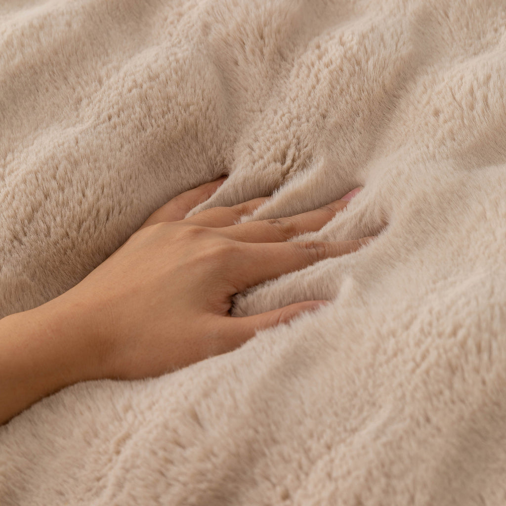 Thick Sofa Seat Pad Solid Color Faux Fur Fluffy Sofa Cushion Non-Slip Couch Covers