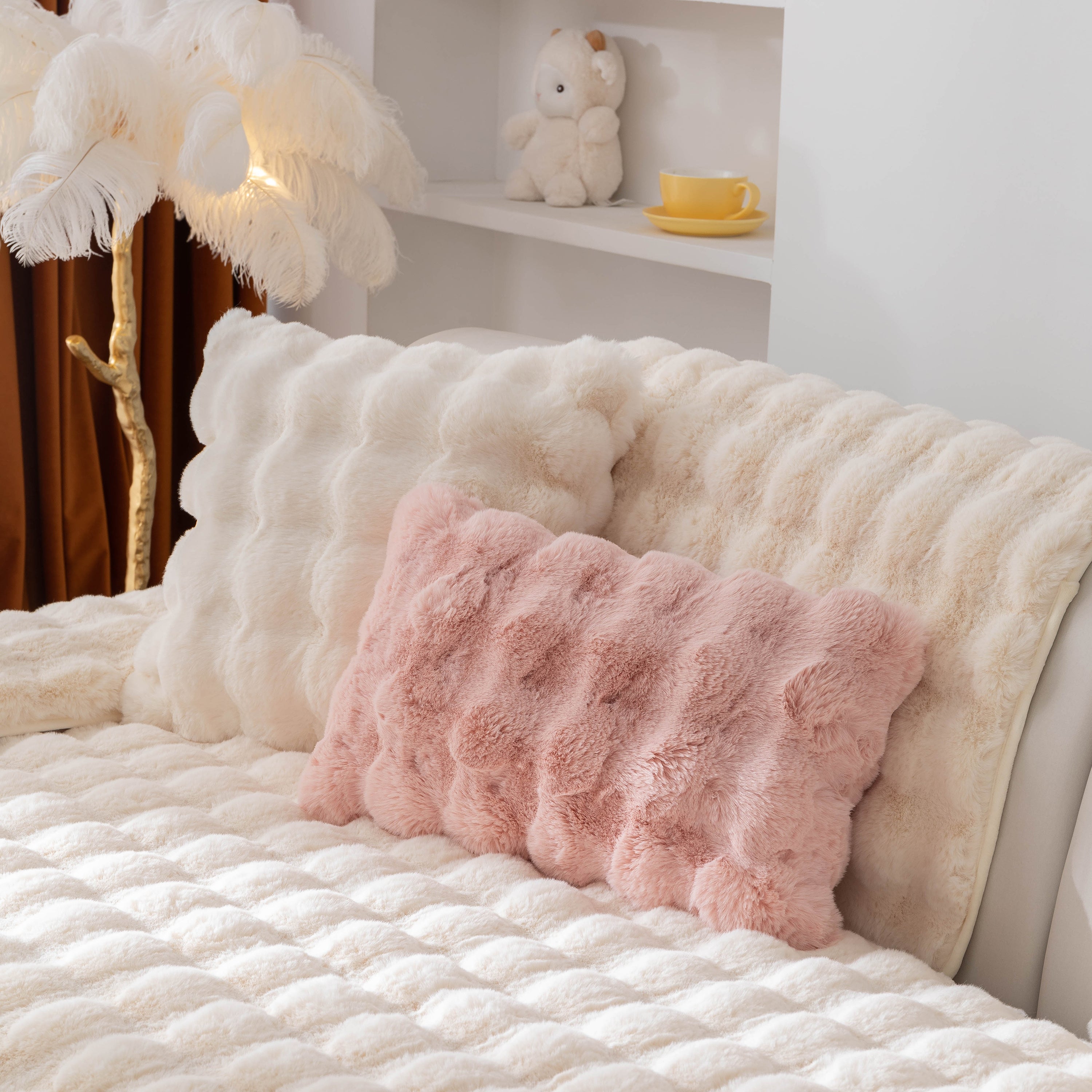 Thick Sofa Seat Pad Solid Color Faux Fur Fluffy Sofa Cushion Non-Slip Couch Covers