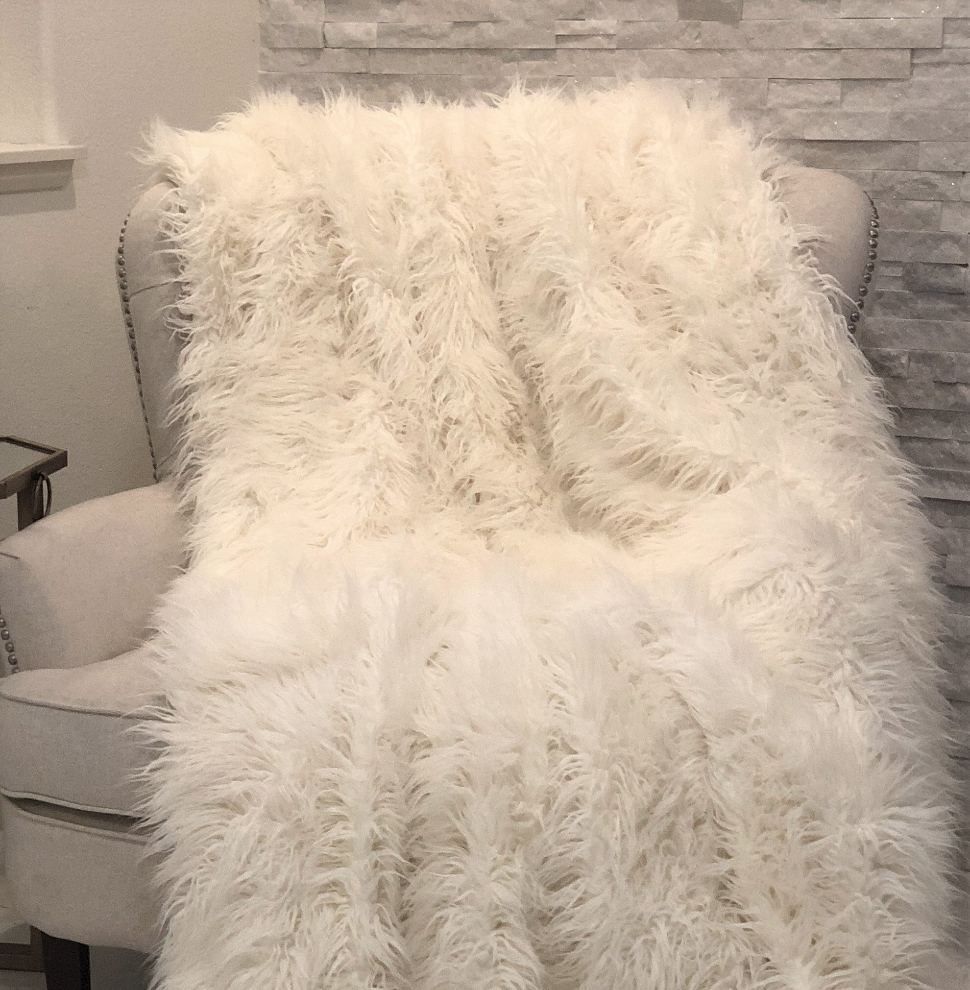 Plutus Mongolian Faux Fur Luxury Throw Throw 36W X 60L