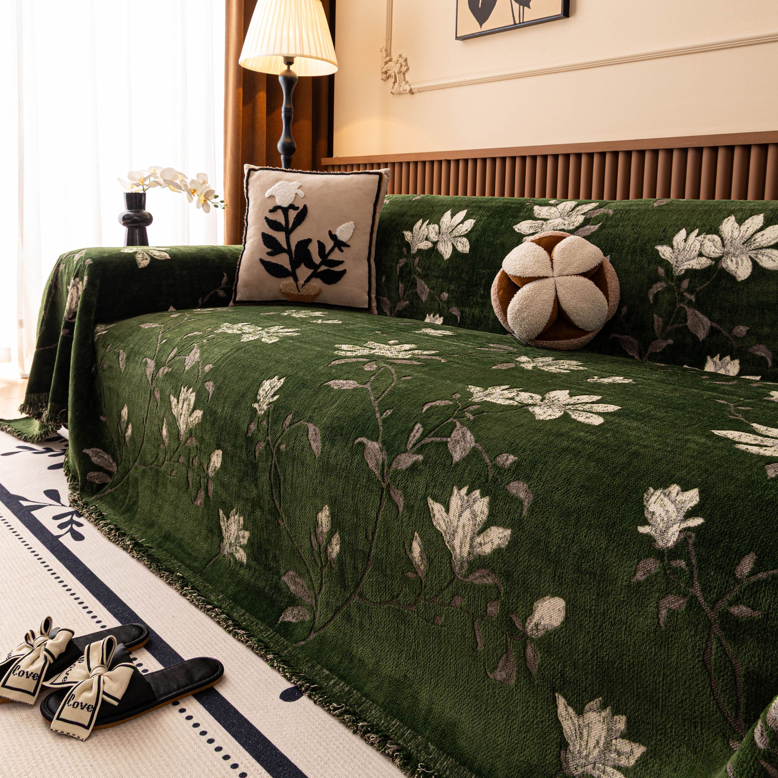 Luxury Thickened Sofa Throw Cover, Decorative Cozy Floral Jacquard Couch Cover Blanket