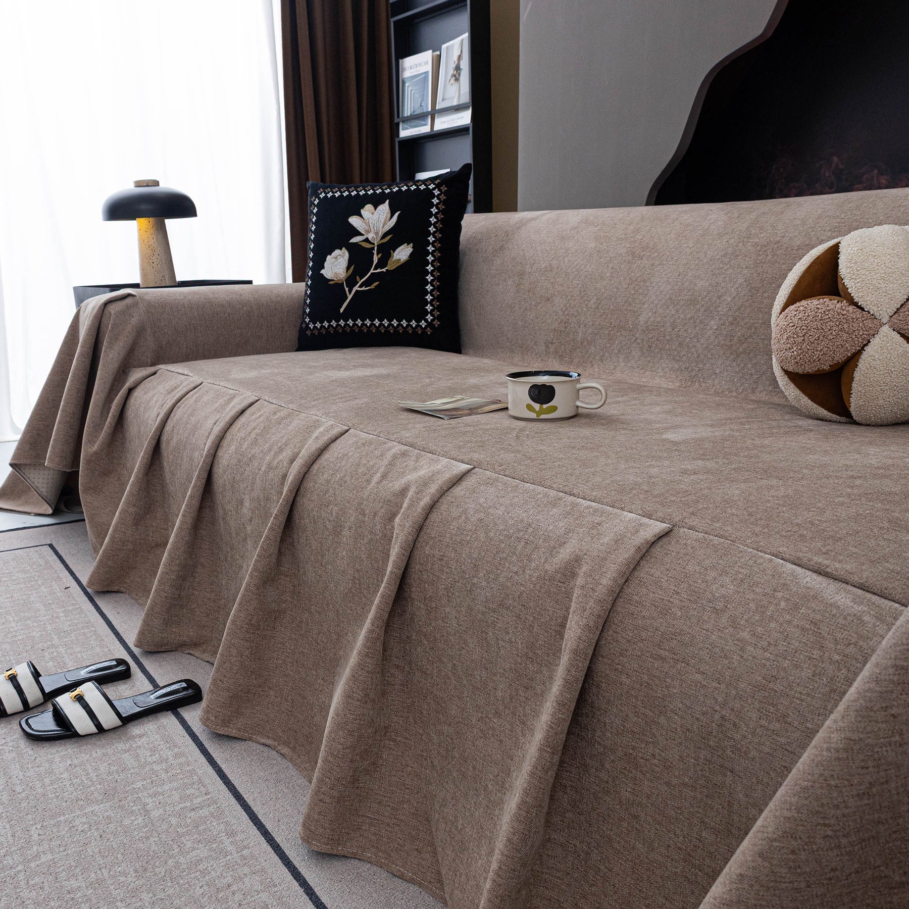 Waterproof Couch Cover Throw, Non Slip Furniture Protector for Leather & Fabric Sofa