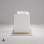 Elliora · Front Reception Desk