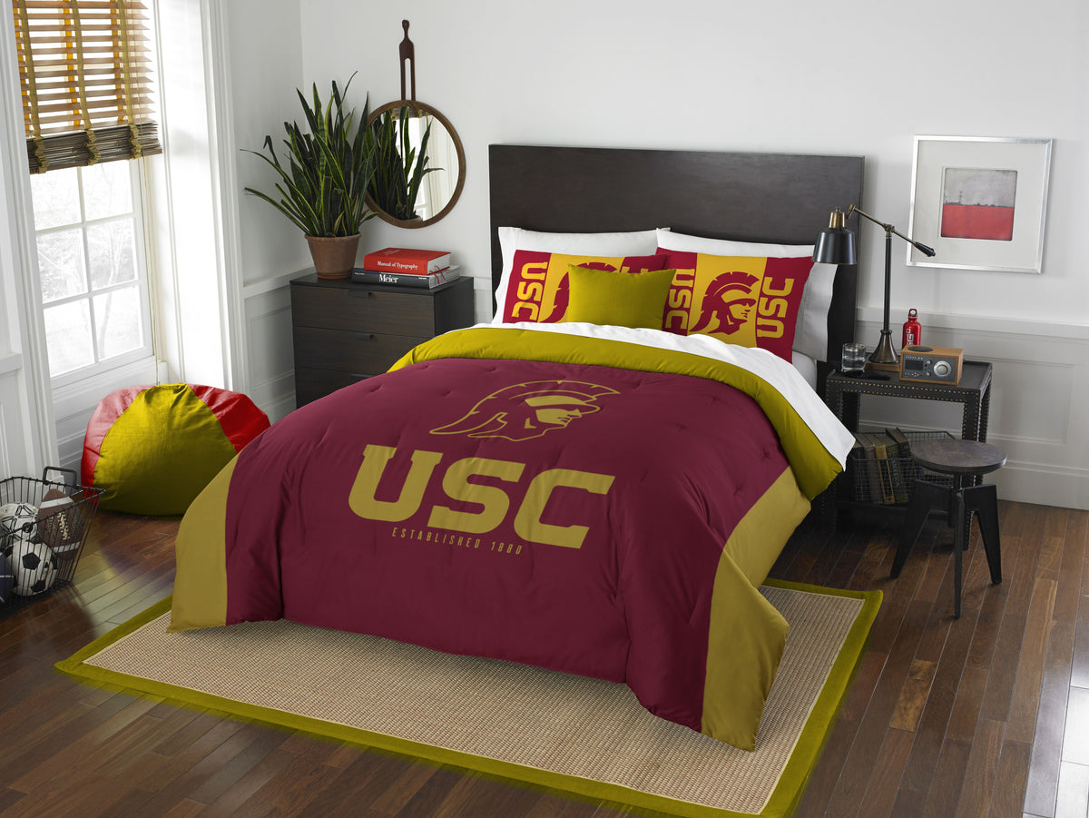 USC OFFICIAL Collegiate ''Modern Take'' Full/Queen Comforter & Sham Set(D0102HHYEIA.)