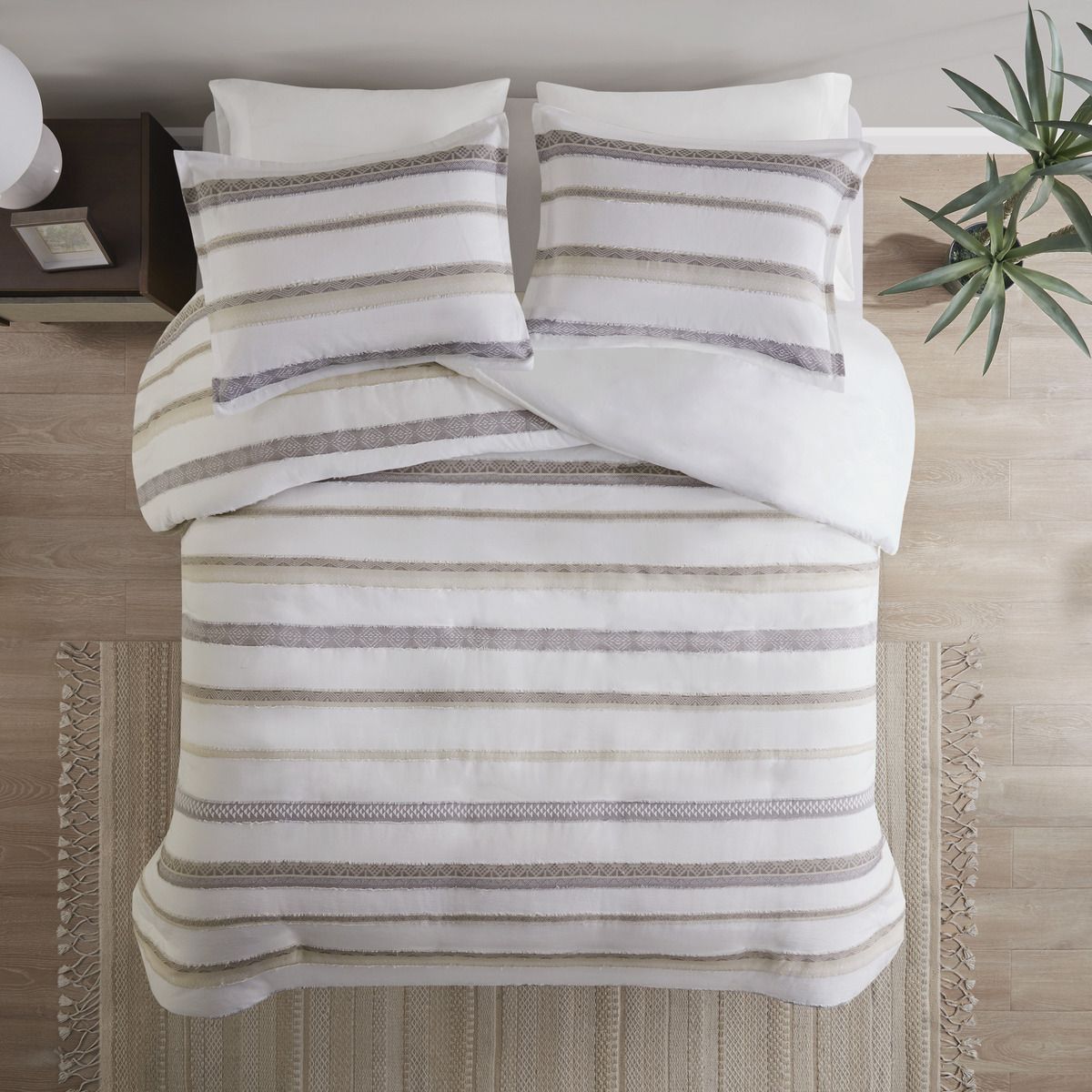 3 Piece Clipped Jacquard Duvet Cover Set