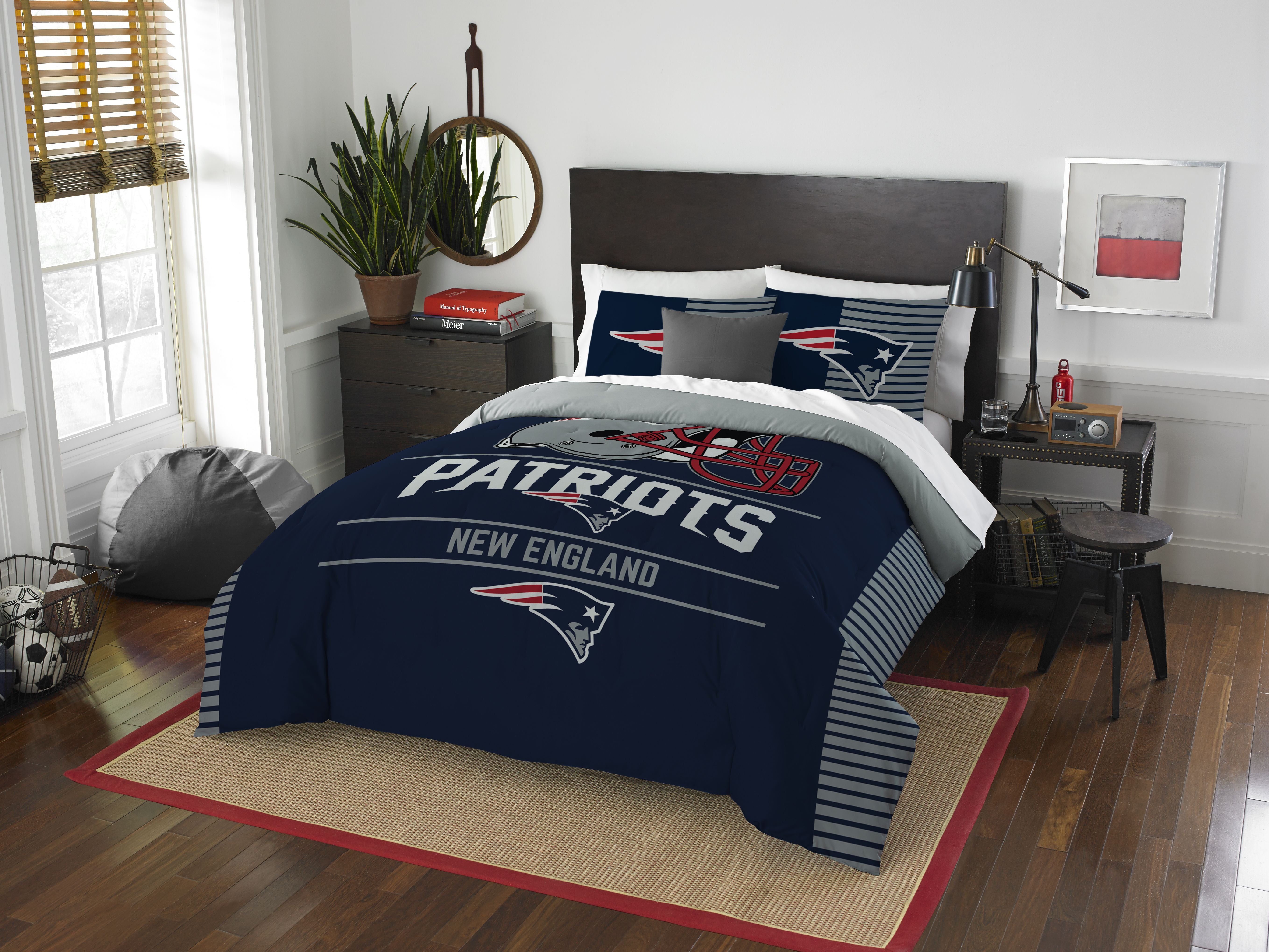 Partiots Official National Football League, Bedding, 'Draft' Full/Queen Printed Comforter (86'X 86') & 2 Shams (24'X 30')