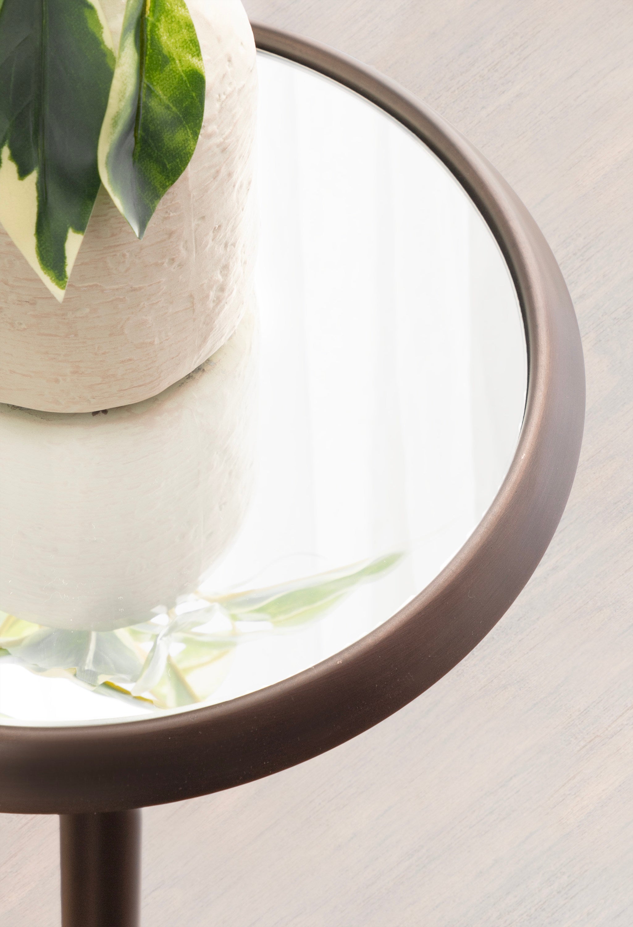 Sanzo Metal Drink Table