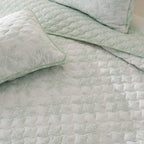 Large Snowflake Quilt - Noemi Collection
