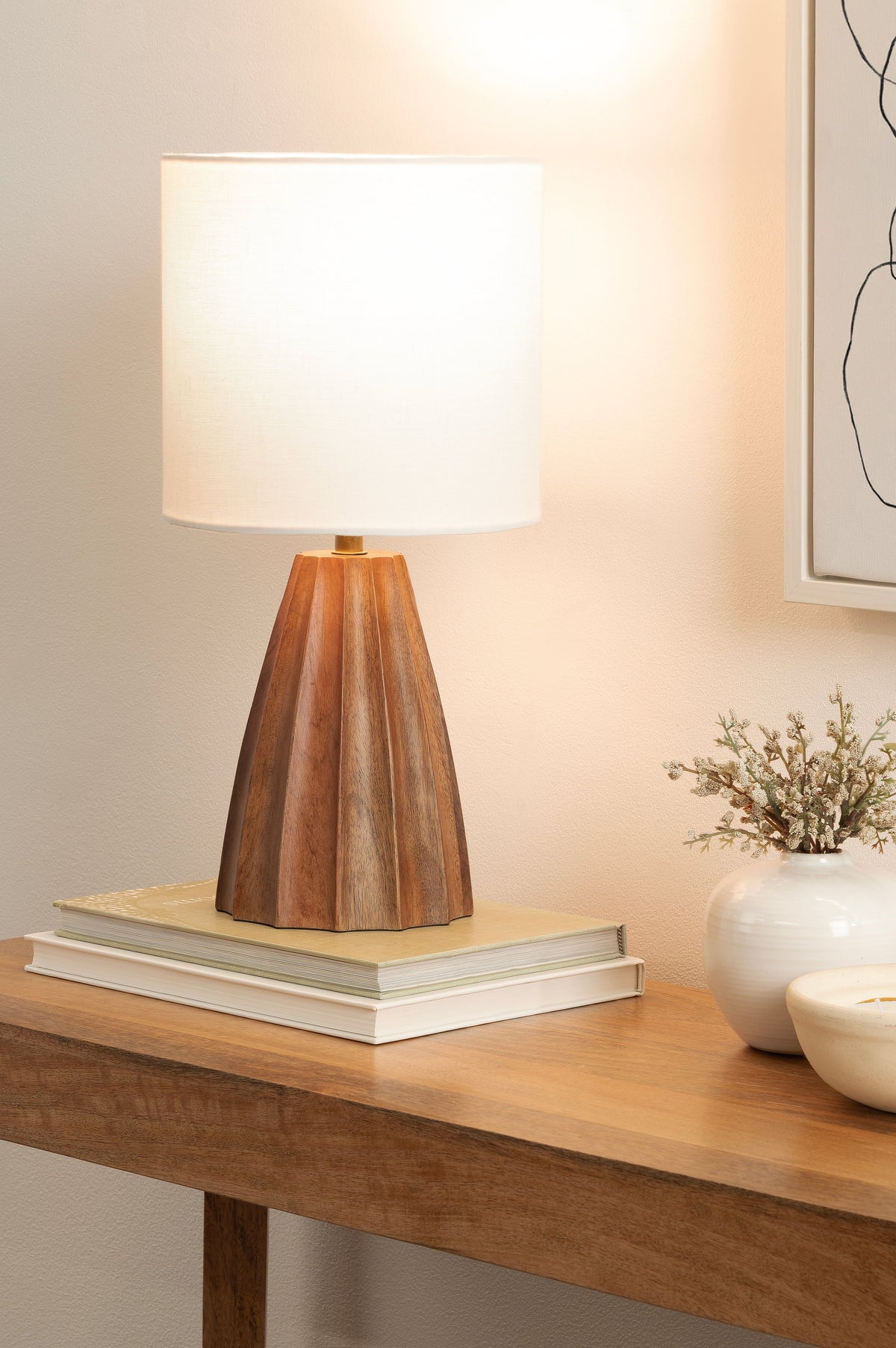 Ciji Scalloped Table Lamp