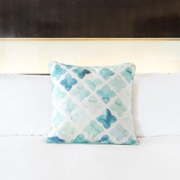 Whimsical Indoor Cushions - Unique Designs for Stylish Decor - Budget-Friendly & Refreshing Makeover - Faded Cross - Green - 45x45cm