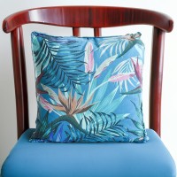 Elegant Indoor Cushions: Whimsical & Budget-Friendly. High-quality polyester filling for ultimate comfort. Removable cover with zip opening. Mix & match with our collection. 45x45cm.