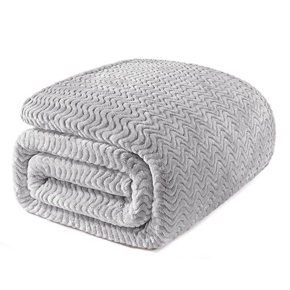 Exclusivo Mezcla Light Grey Fleece Queen Size Blanket For Bed Super Soft Cozy Blankets With Decorative Wave Textured Lightweig