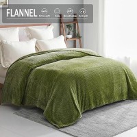 Exclusivo Mezcla Olive Green Fleece Twin Size Blanket For Bed Super Soft Cozy Blankets With Decorative Wave Textured Lightweig