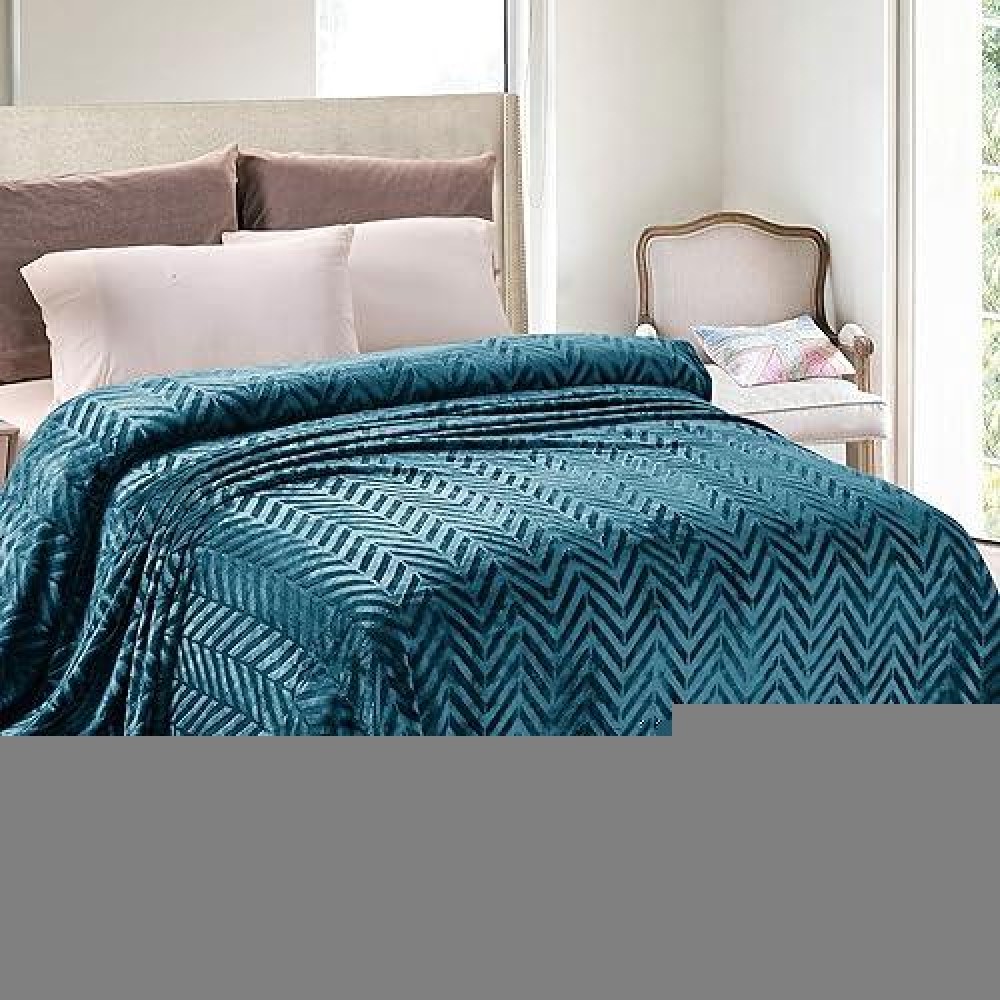 Whale Flotilla Flannel Fleece Twin Size Bed Blanket Soft Velvet Lightweight Bedspread Plush Fluffy Coverlet Chevron Design Deco