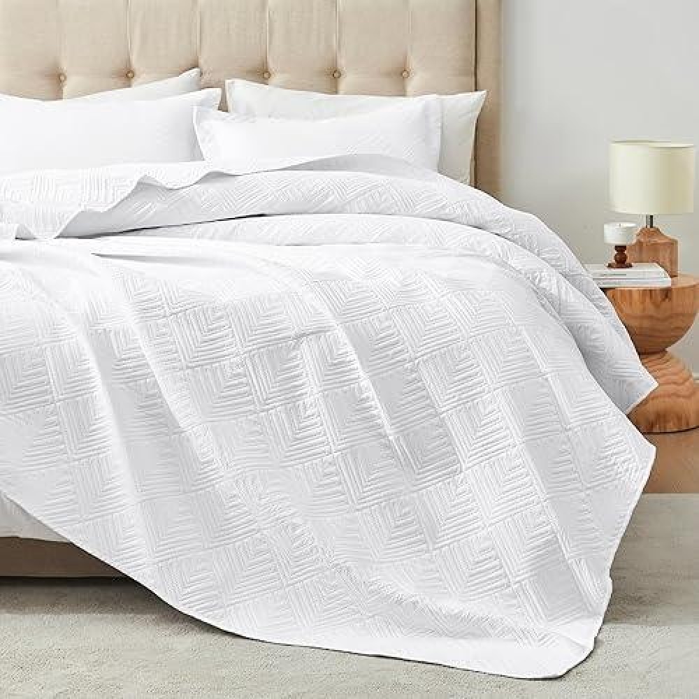 Hansleep White Quilt King Size Geometric Ultrasonic All Season Bedspread King Soft Lightweight Coverlet Bedding Set 3 Pieces