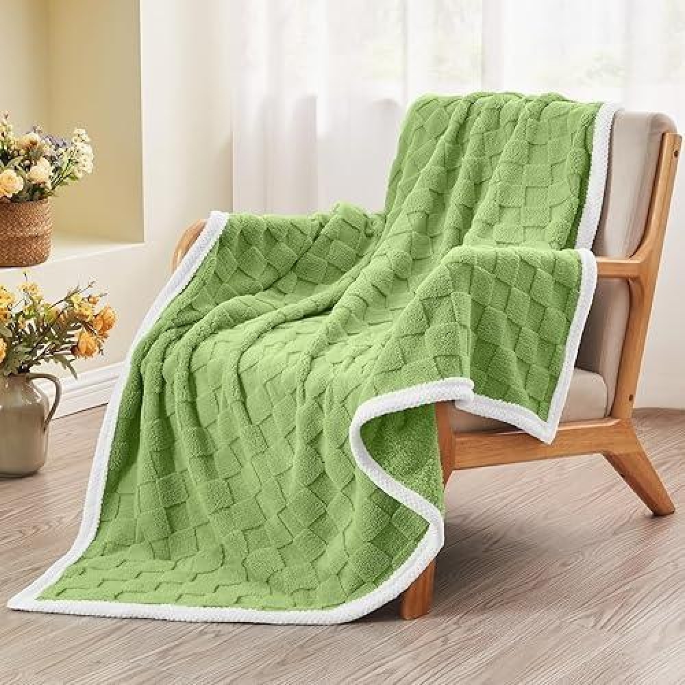 Bedelite Super Soft Throw Blanket For Couch And Bed  Lightweight Cozy Fluffy Decorative 3D Checkered Blanket  Warm And Fuzzy Fleece Blanket For Camping  Travel(Green  60