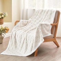 Bedelite Super Soft Throw Blanket For Couch And Bed  Lightweight Cozy Fluffy Decorative 3D Checkered Blanket  Warm And Fuzzy Fleece Blanket For Camping  Travel(Cream  50