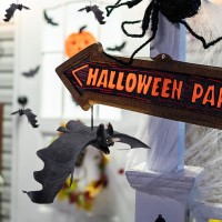 Atdawn Halloween Hanging Bats Rubber Bats Realistic Looking Spooky Bats Flying Bats Halloween Decoration 12 Pack