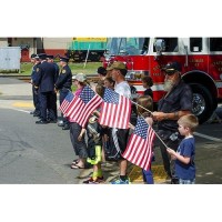 Giftexpress Pack Of 24 Proudly Made In Usa 8 X 12 Inch Spearhead Handheld American Stick Flags On 24 Stickgrave Marker Ameri