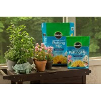 Miraclegro Moisture Control Potting Mix 8 Qt Protects Against Over And Under Watering Container Plants 2Pack