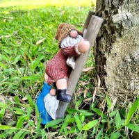 Jarpsiry Garden Gnome Statue Funny Climbing Ladder Gnomes Figurine Resin Sculpture Outdoor Decor For Patio Yard Lawn Porch Orna